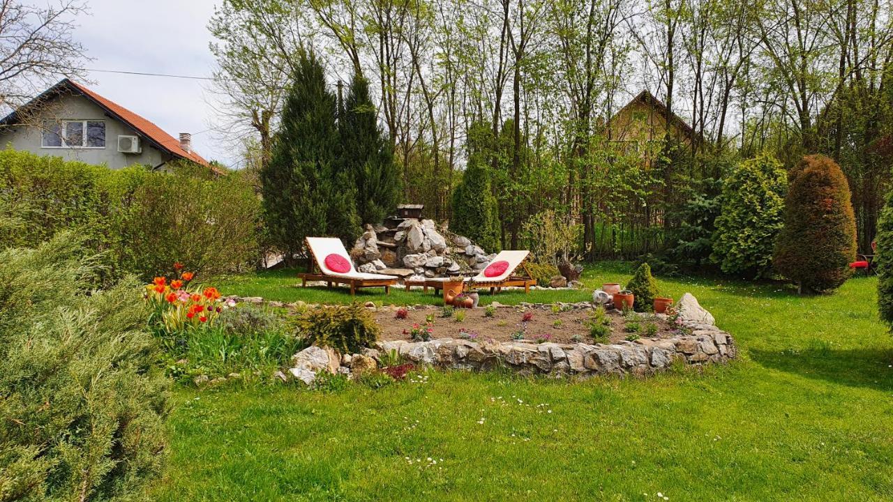 Rajski Vrt Vrdnik Exteriör bild